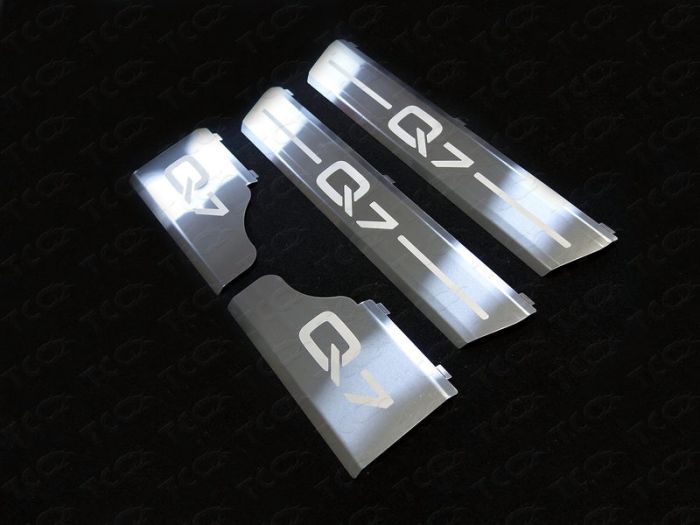 Door sill guards Audi Q7 from 2015 to 2022, Q7 lettering, brushed stainless steel steel, on plastic, set of 4 pcs., TSS Tuning art. AUDIQ715-04