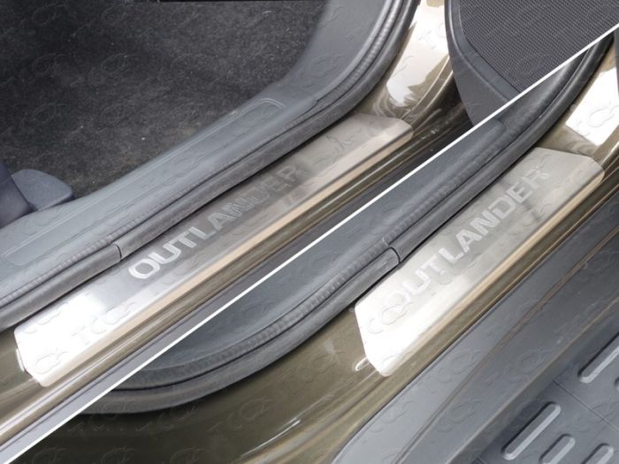 Door sills Mitsubishi Outlander from 2015 to 2018, Outlander lettering, brushed stainless steel steel, ext. painted, set of 4 pcs., TSS Tuning art. MITOUT15-26