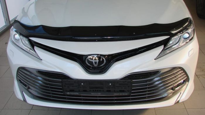 Toyota Camry hood deflector from 2018 to 2023, black, hardware included, SIM